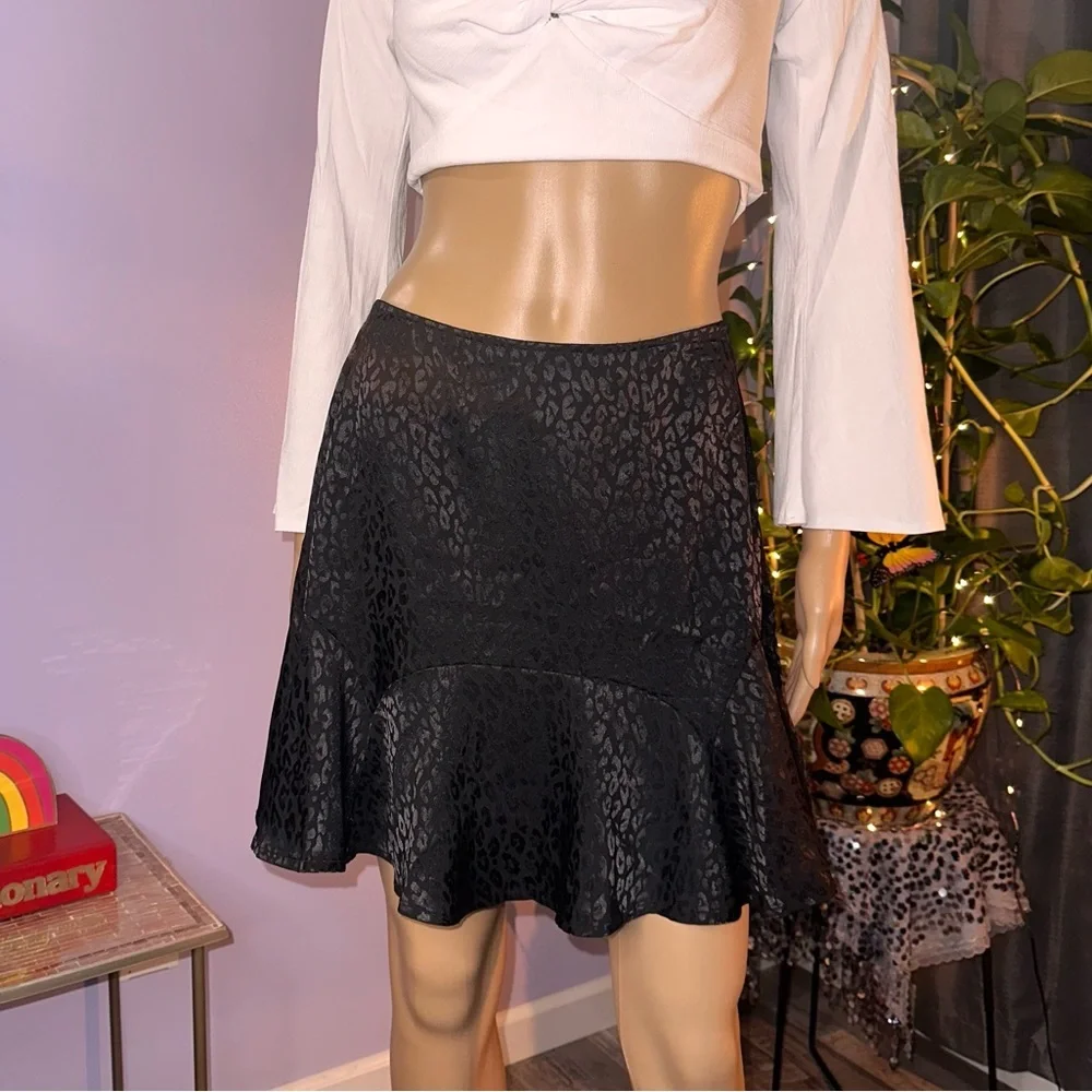 Black cheetah print skater skirt - Picture 13 of 17